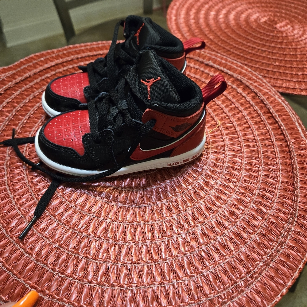Jordan 1mid toddler 7c red and black